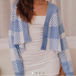 Super cute cropped sweater cardigan